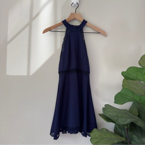 Lulus Lace Edge Cutout Waist Mini Dress Sleeveless High Neck Zip Up USA Made EUC - Picture 10 of 10